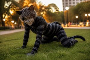 Transformez-vous en félin espiègle avec ce déguisement de chat irrésistible
